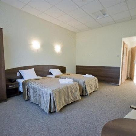 Hotel A4 Mop Kepnica Jaworzno Ruang foto